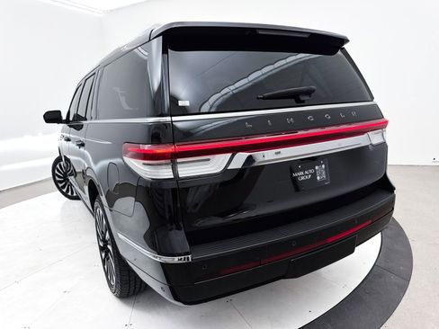 Used 2022 Lincoln Navigator L Black Label image 10
