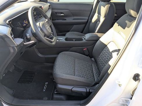 New 2026 Nissan Kicks SV w/ SV Premium Package FWD image 13