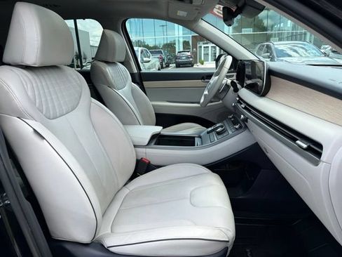 Used 2024 Hyundai Palisade Limited FWD image 34