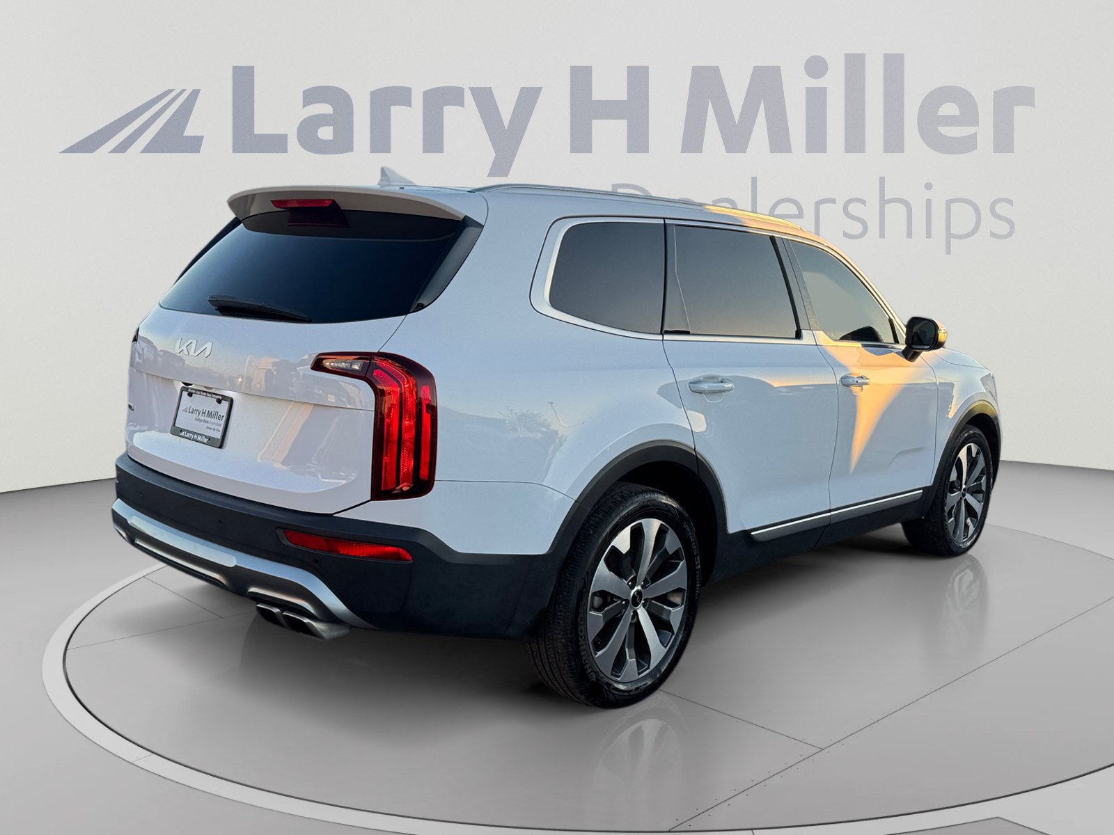 Used 2022 Kia Telluride S AWD/4WD image 5