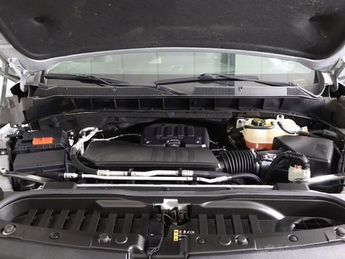 Used 2022 Chevrolet Silverado 1500 LT AWD/4WD image 19