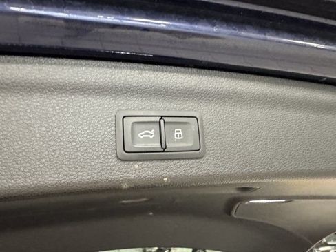 Used 2022 Audi Q3 2.0T Premium Plus AWD/4WD image 35