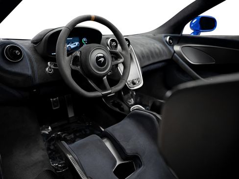 Used 2020 McLaren 600LT Spider RWD image 32