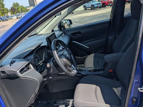 Used 2023 Toyota Corolla Cross LE w/ Moonroof Package AWD/4WD image 14