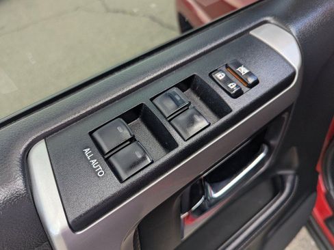 Used 2022 Toyota 4Runner SR5 AWD/4WD image 10