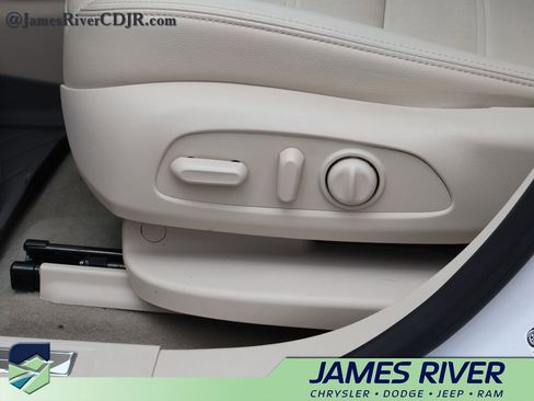 Used 2023 GMC Acadia Denali w/ Denali Ultimate Package AWD/4WD image 24
