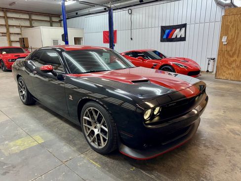 Used 2016 Dodge Challenger R/T Scat Pack w/ Leather Interior Group image 13