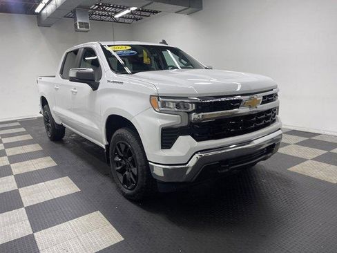 Used 2024 Chevrolet Silverado 1500 LT AWD/4WD image 5