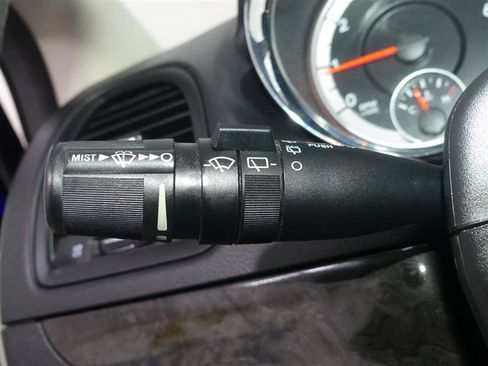Used 2019 Dodge Grand Caravan SE w/ UConnect Hands-Free Group FWD image 31