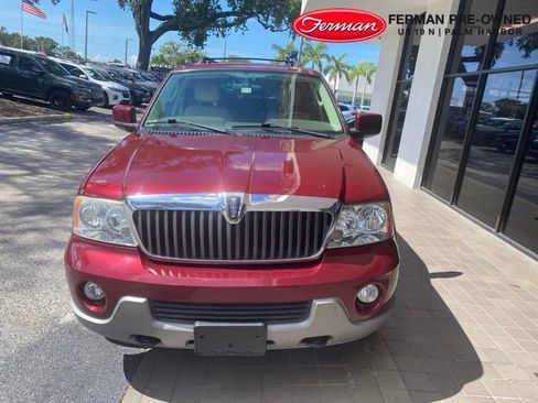 Used 2004 Lincoln Navigator Luxury RWD image 2
