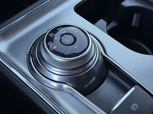 Used 2024 Ford Edge Titanium image 17