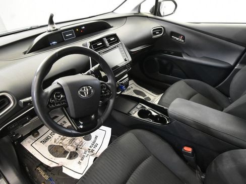 Used 2020 Toyota Prius Prime LE image 12