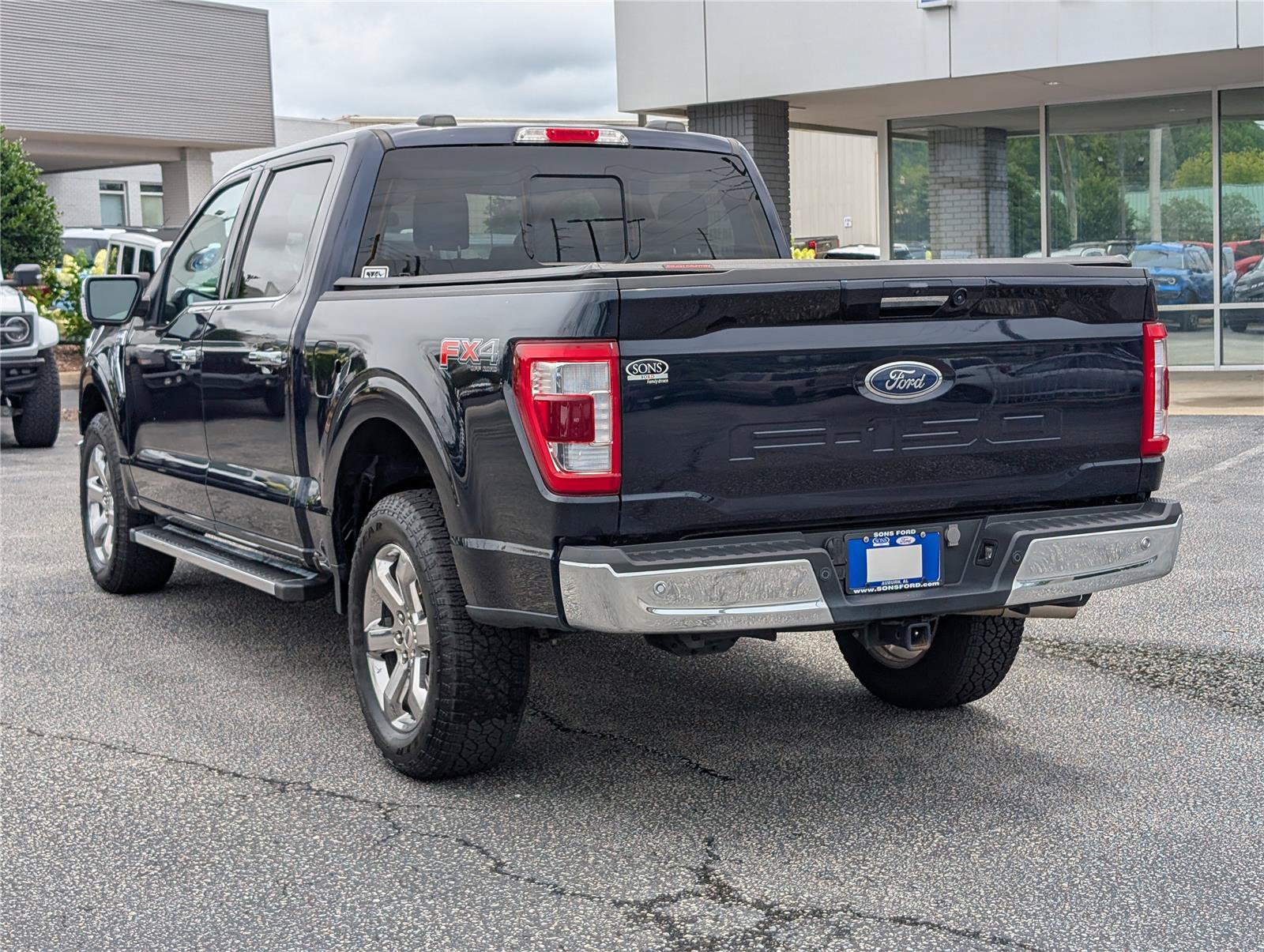 Certified 2023 Ford F150 Lariat w/ Trailer Tow Package AWD/4WD image 13
