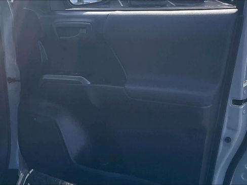 Used 2020 Toyota Tacoma TRD Off-Road w/ TRD Premium Off Road Package image 26