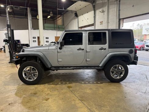 Used 2015 Jeep Wrangler Unlimited Sport w/ Quick Order Package 24S AWD/4WD image 3