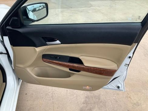 Used 2011 Honda Accord EX-L image 31
