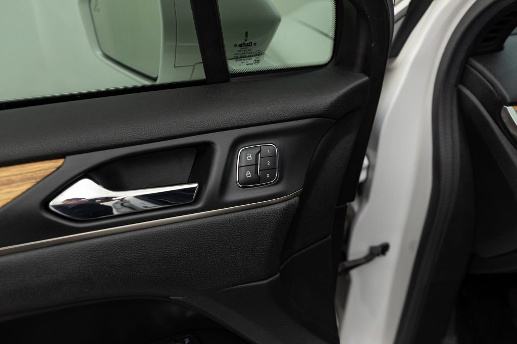 Used 2015 Lincoln MKC AWD w/ Equipment Group 101A Select image 36
