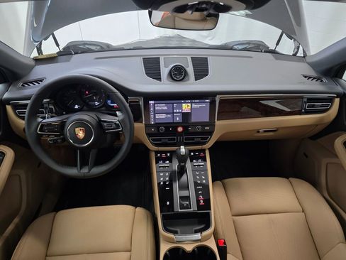 New 2025 Porsche Macan image 17