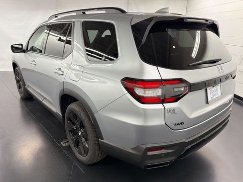 New 2026 Honda Pilot Black Edition image 3