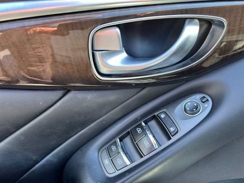 Used 2018 INFINITI Q50 Luxe w/ Essential Package (3.0T Luxe) AWD/4WD image 18