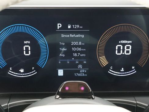 Used 2025 Hyundai Santa Fe SEL FWD image 29