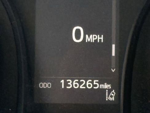 Used 2018 Toyota Camry LE image 15