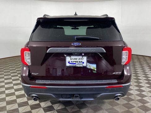 Used 2023 Ford Explorer XLT w/ Equipment Group 202A AWD/4WD image 23