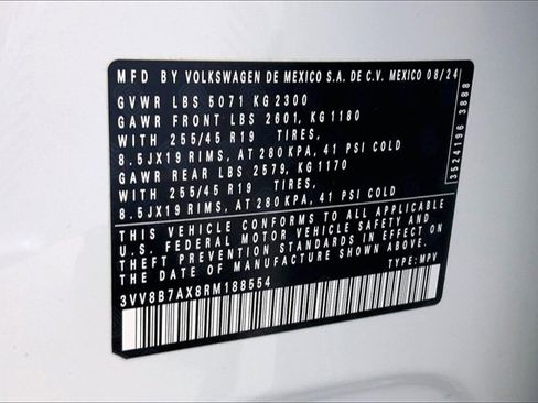 Used 2024 Volkswagen Tiguan SE R-Line image 35