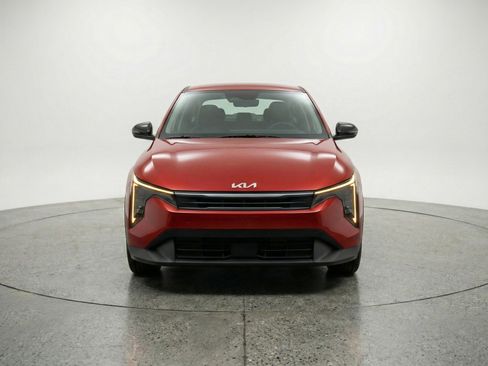 Used 2025 Kia K4 LXS image 2