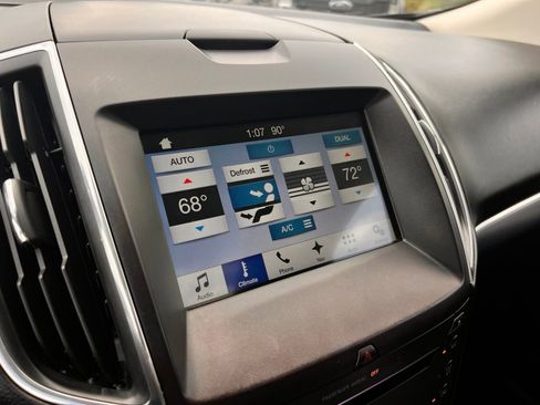 Used 2018 Ford Edge Titanium w/ Equipment Group 301A FWD image 13