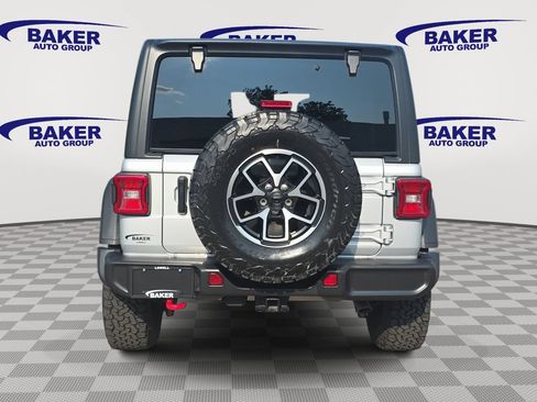Used 2024 Jeep Wrangler Unlimited Rubicon w/ Convenience Group AWD/4WD image 4