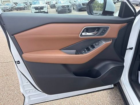 New 2026 Nissan Rogue Platinum w/ Platinum Premium Package AWD/4WD image 10