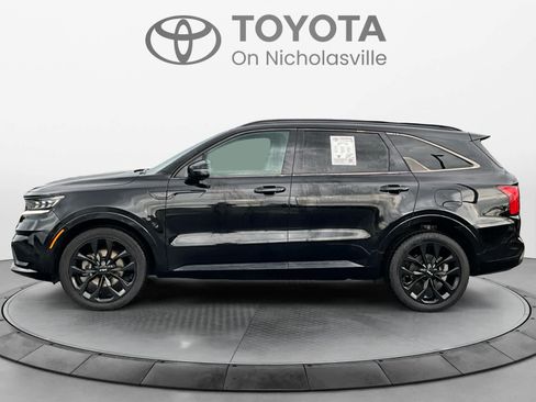Used 2022 Kia Sorento SX FWD image 2