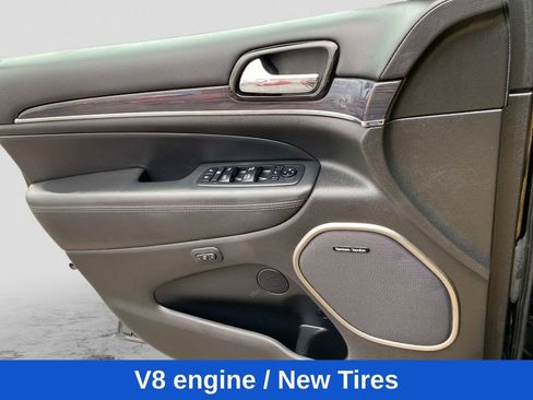 Used 2020 Jeep Grand Cherokee Overland AWD/4WD image 23