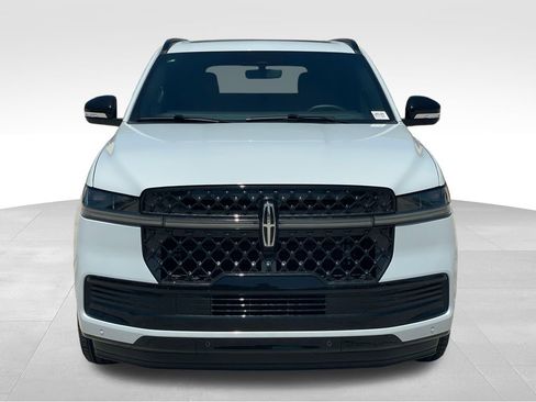 New 2026 Lincoln Navigator Reserve w/ Jet Appearance Package AWD/4WD image 8
