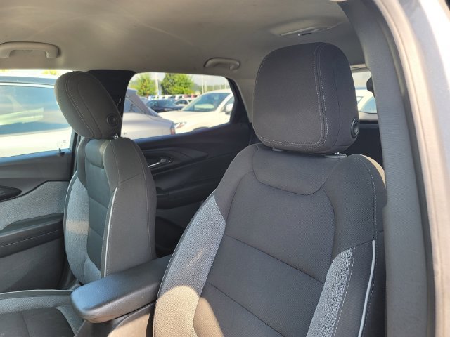 Used 2023 Chevrolet TrailBlazer LT AWD/4WD image 3