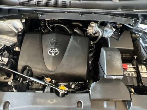 Used 2017 Toyota Highlander Limited AWD/4WD image 42