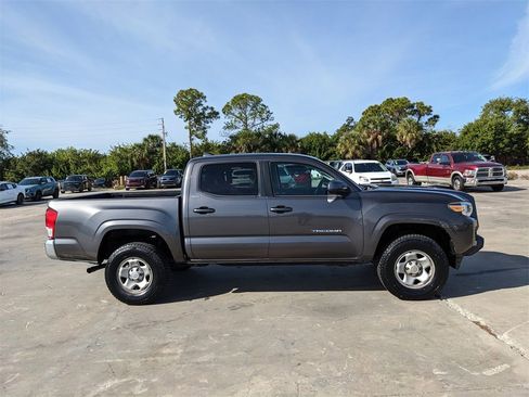 Used 2016 Toyota Tacoma SR5 image 10