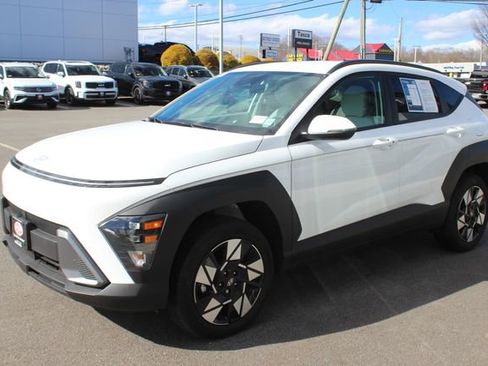 Used 2025 Hyundai Kona SEL image 2