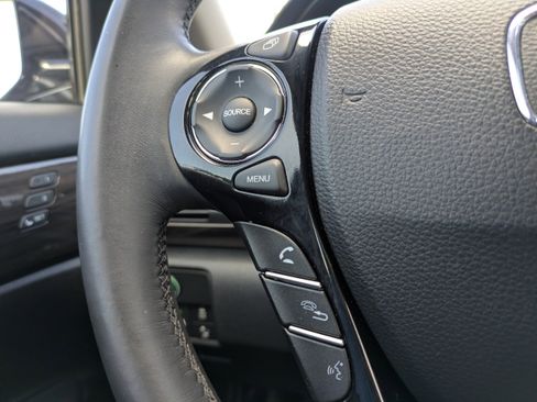 Used 2016 Honda Accord Touring image 21