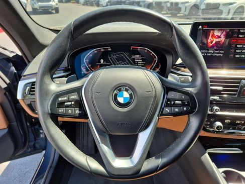 Used 2023 BMW 530i w/ Premium Package RWD image 18