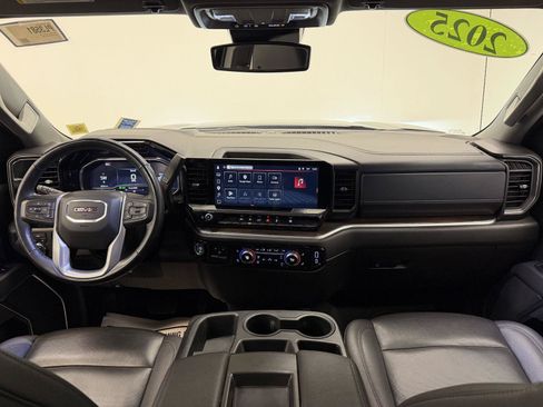 Used 2025 GMC Sierra 1500 SLT AWD/4WD image 29