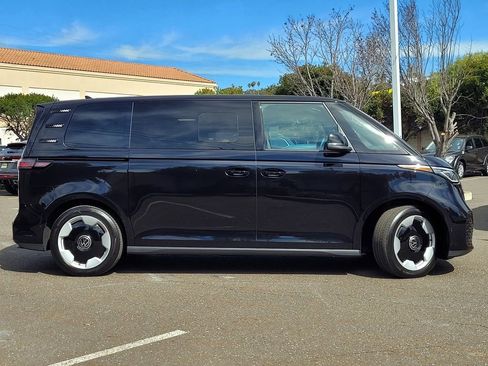 New 2025 Volkswagen ID. Buzz Pro S image 2