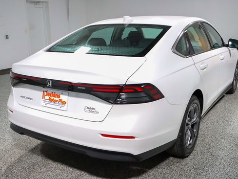 Used 2023 Honda Accord EX image 7