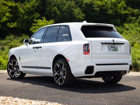New 2027 Rolls-Royce Cullinan Black Badge AWD/4WD image 6