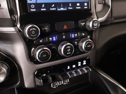 Used 2022 RAM 1500 Laramie w/ Sport Appearance Package AWD/4WD image 8