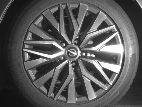 Used 2025 Nissan Altima 2.5 SV image 14