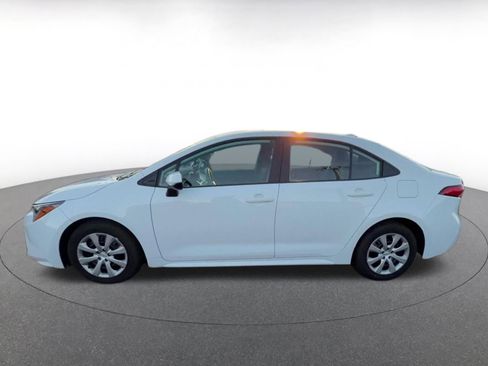 Used 2025 Toyota Corolla LE image 9