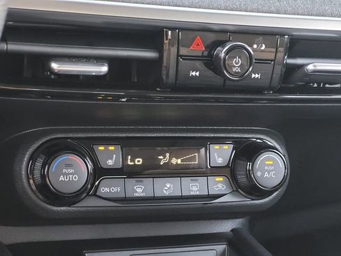 New 2026 Nissan Kicks SV w/ SV Premium Package FWD image 19
