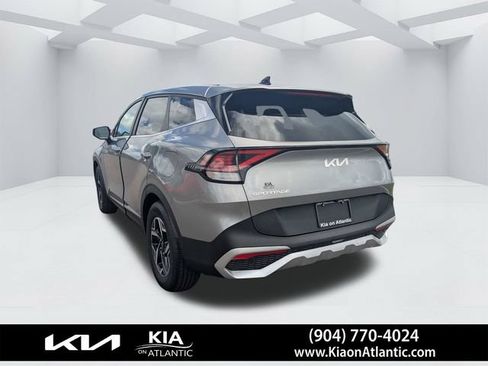 Used 2023 Kia Sportage LX FWD image 5